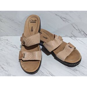Clarks Collection Women's Tan Cushion Soft 2" Heel Comfort Sandals Size 8.5